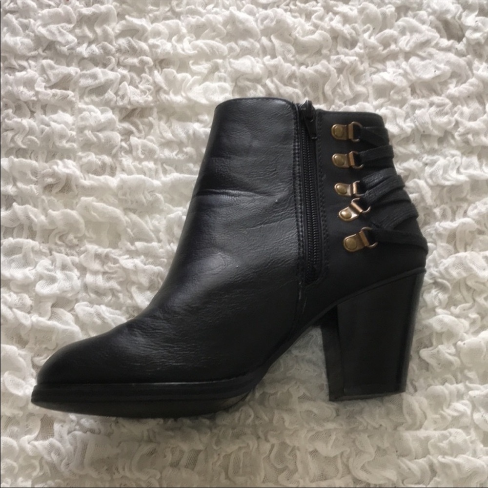 LANDY women’s Black Ankle Booties